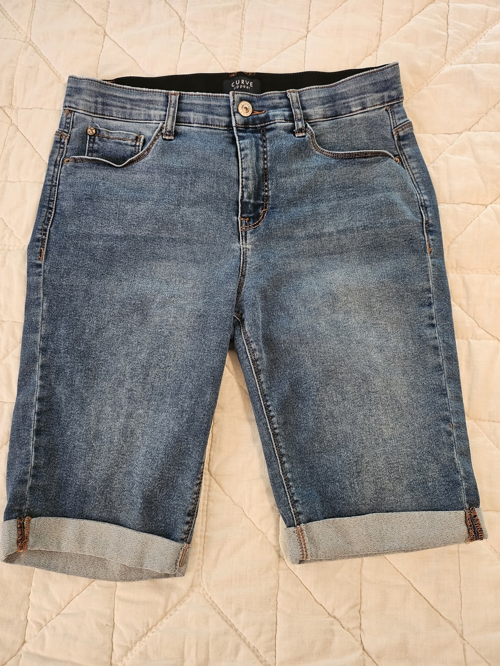 Curve Appeal - High Rise Skinny Bermuda Shorts w/ Comfort Waistband- Size 8/29
